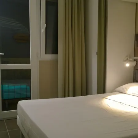 Romina Bed & Breakfast 4*